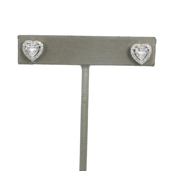 Brinco Banhado a Ródio  Coração Cravejado com Pedra