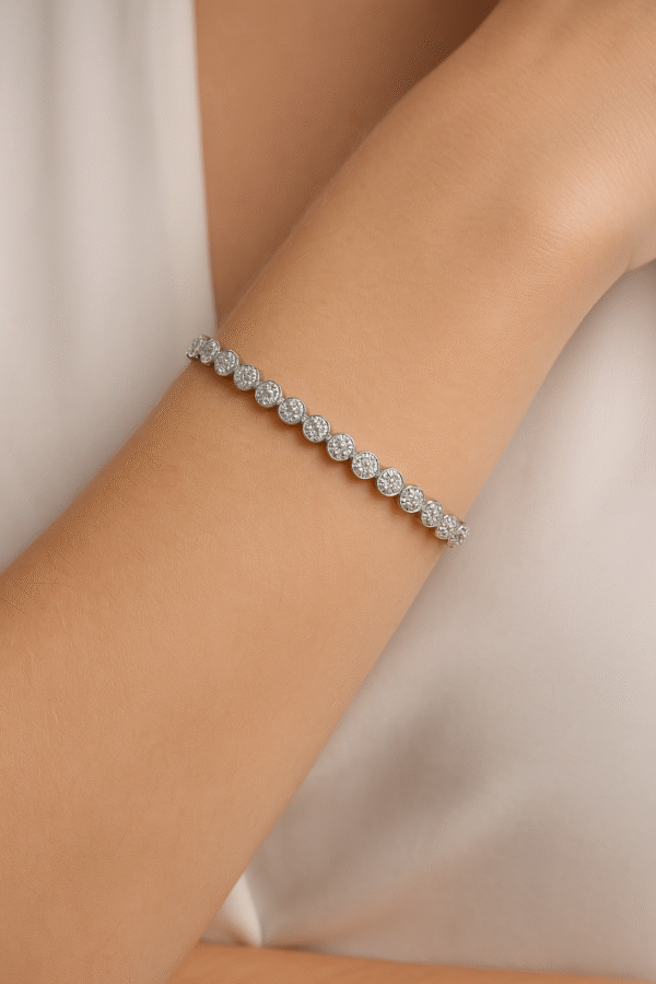 Pulseira  Banho de Ródio 17 CM Inspiração Fecho Joia