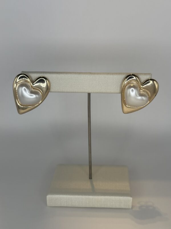 Brinco Banhado a Ouro Coração Pérola