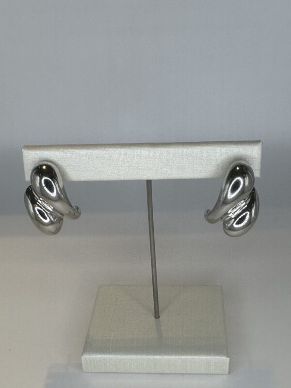 Brinco Banhado a Ródio  Gota Dupla