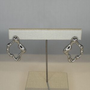 15337070637-img-1851-2.jpeg Brinco Banhado a Ródio Orgânico Ondulado