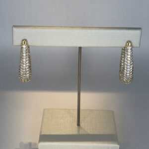 15337083112-fullsizerender-2.jpeg Brinco Banhado a Ouro Gota Quadrada Cravejada