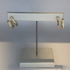 15337087999-fullsizerender-2.jpeg Brinco Banhado a Ouro Elos com Pedrinha