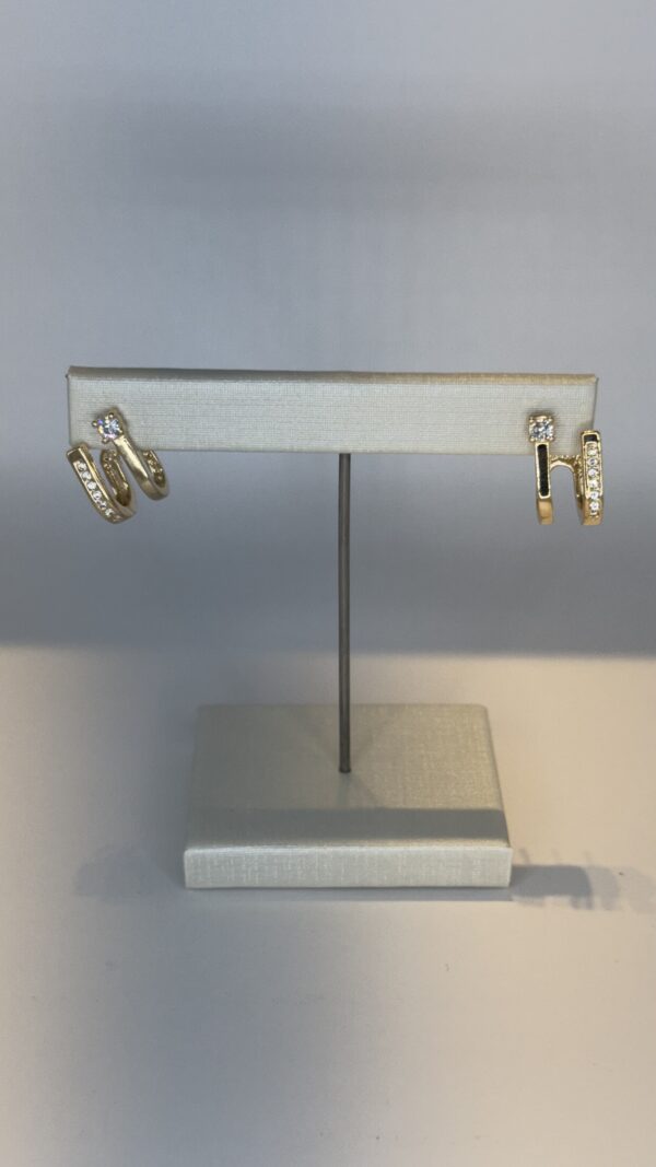 Brinco Banhado a Ouro Elos com Pedrinha