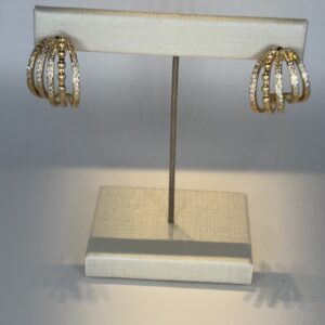 15337088134-fullsizerender-2.jpeg Brinco Banhado a Ouro Meio Elos Cravejado