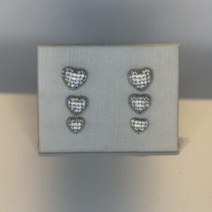 15337093736-fullsizerender-2.jpeg Brinco Trio Banhado a Ródio Coração Cravejado