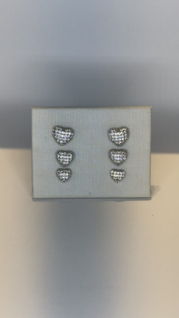 Brinco Trio  Banhado a Ródio Coração Cravejado