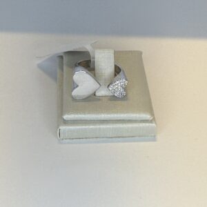 15337245592-fullsizerender-2.jpeg Anel Coração Meio Cravejado Prata