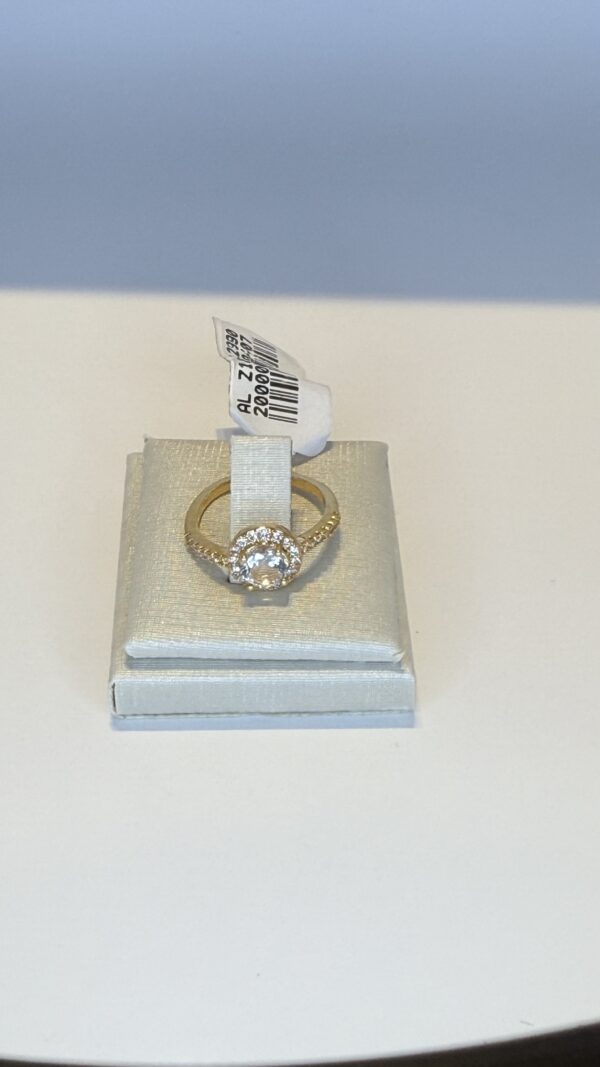 Anel Banhado a Ouro Pedra e Pedrinhas Zircônia