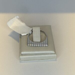 15337249834-fullsizerender-2.jpeg Anel Banhado a Ródio Retangular com Zircônia