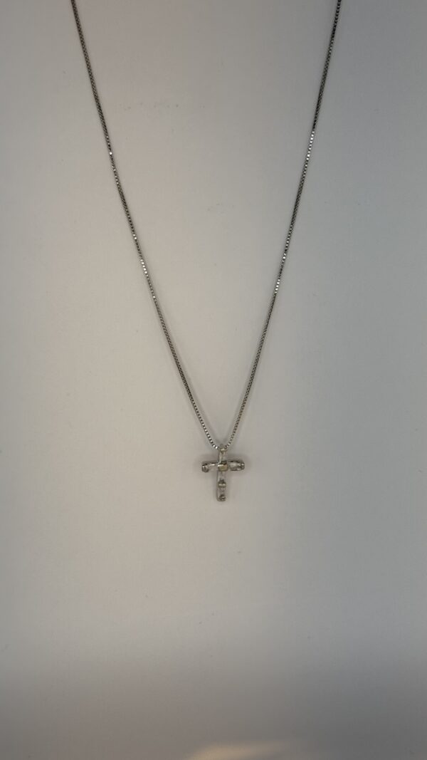 Colar  Banhado a Ródio Cruz com Zircônia